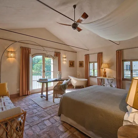 Farm stay La Pescaia Resort