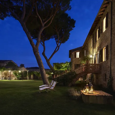 La Pescaia Resort *